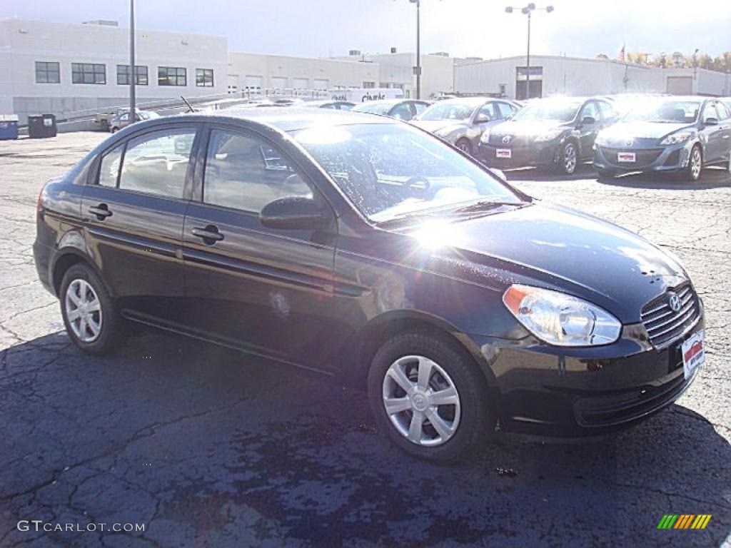 2006 Accent GLS Sedan - Ebony Black / Beige photo #4