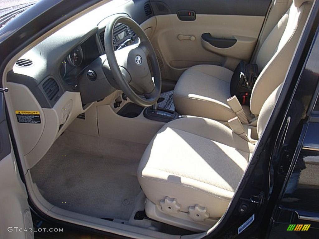 2006 Accent GLS Sedan - Ebony Black / Beige photo #9