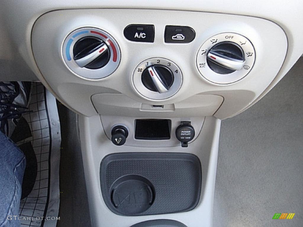 2006 Accent GLS Sedan - Ebony Black / Beige photo #18