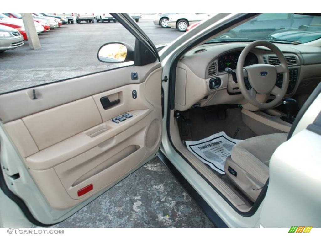 Medium Parchment Interior 2004 Ford Taurus SE Sedan Photo #38175012