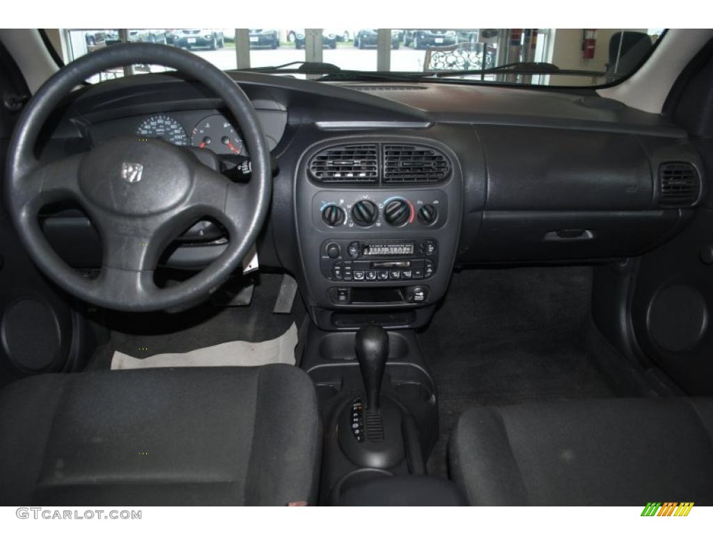 2005 Dodge Neon SE Dashboard Photos