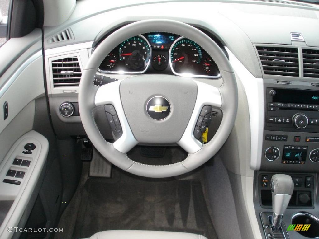 2011 Chevrolet Traverse LT Dark Gray/Light Gray Steering Wheel Photo #38180816
