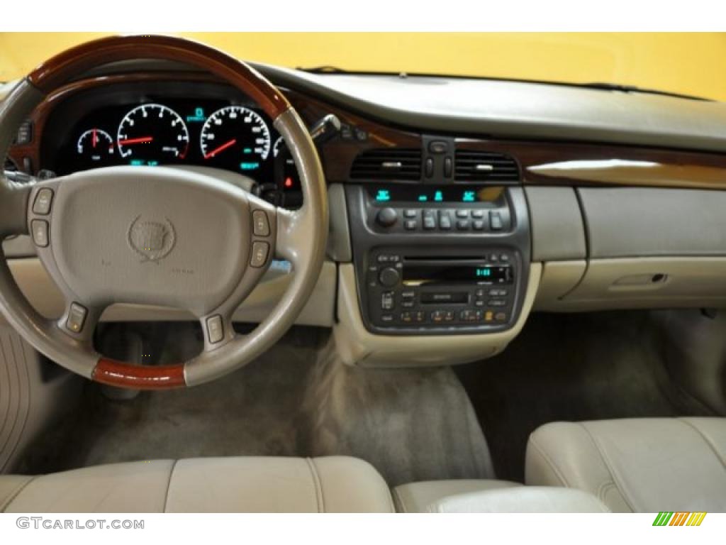 2001 Cadillac DeVille DHS Sedan Neutral Shale Dashboard Photo #38181844