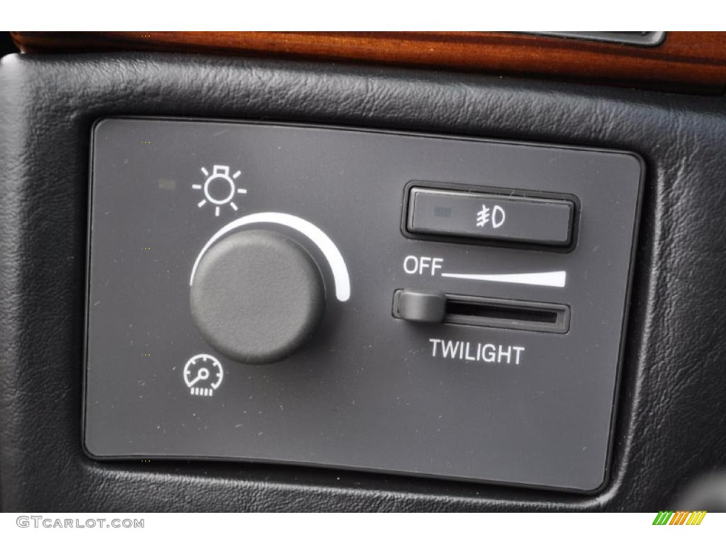 2000 Cadillac Eldorado ESC Controls Photo #38183136