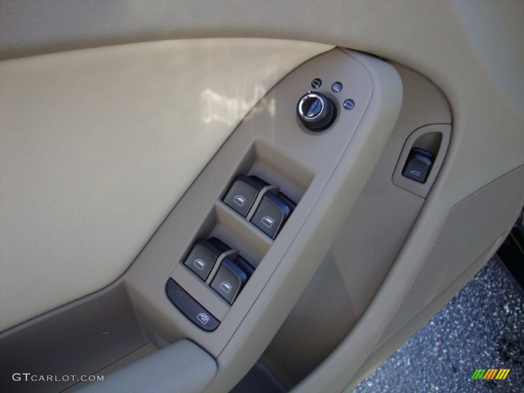 2011 Audi A4 2.0T quattro Avant Controls Photo #38184144