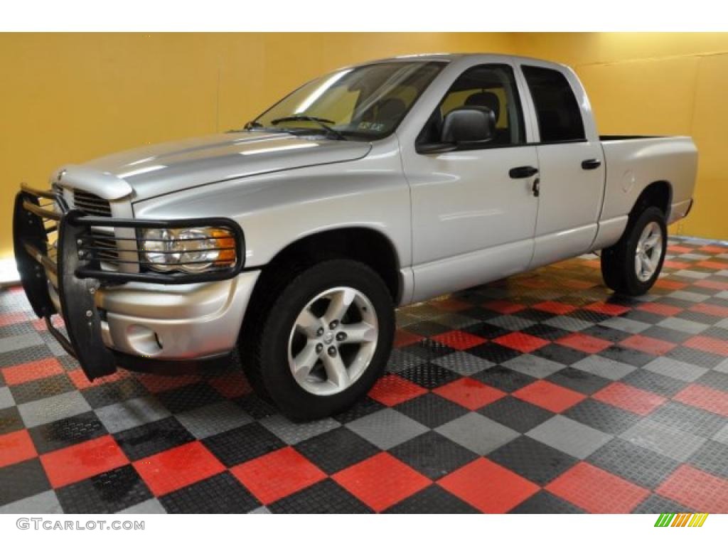 2004 Ram 1500 ST Quad Cab 4x4 - Bright Silver Metallic / Dark Slate Gray photo #2