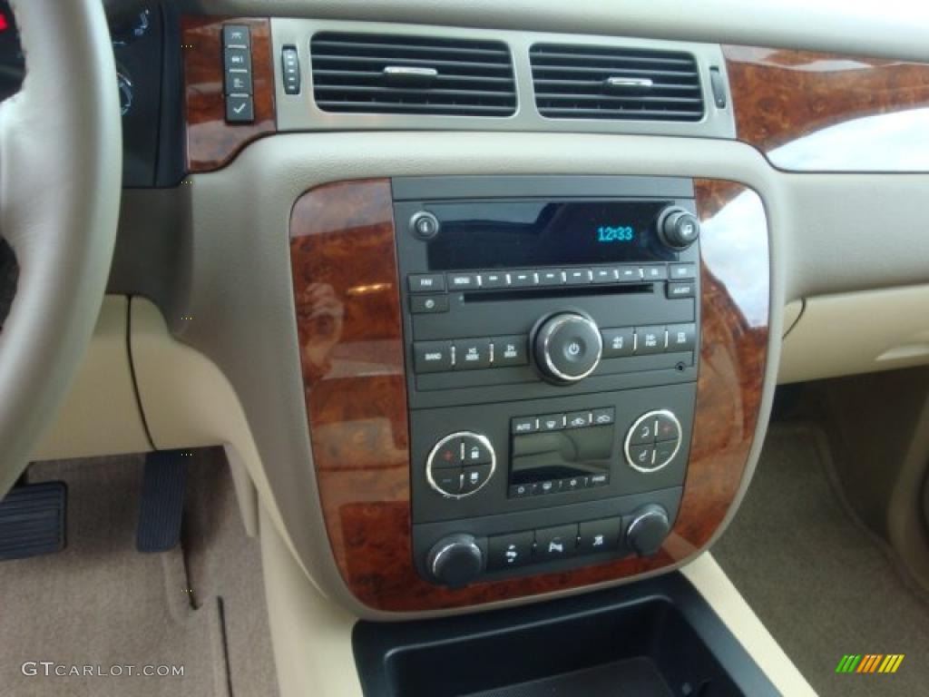 2010 Chevrolet Avalanche LT 4x4 Controls Photo #38187296