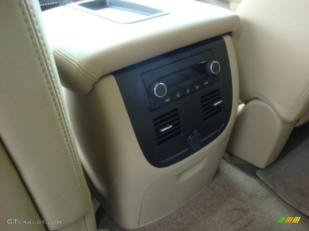 2010 Chevrolet Avalanche LT 4x4 Controls Photo #38187396