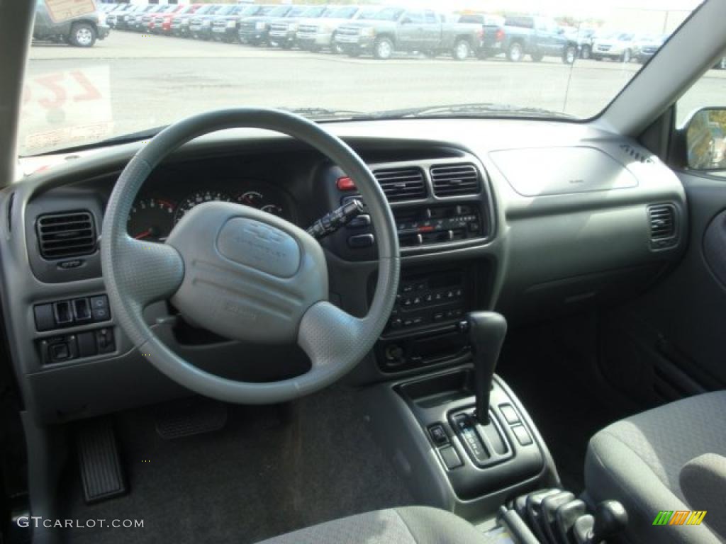 2002 Chevrolet Tracker 4WD Hard Top Medium Gray Dashboard Photo #38187900