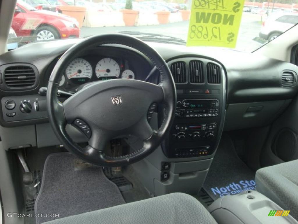 2005 Dodge Grand Caravan SXT Medium Slate Gray Dashboard Photo #38188832