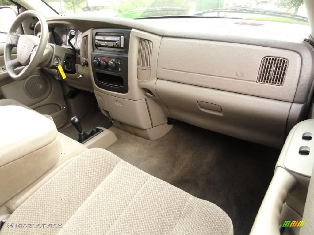 2005 Ram 1500 SLT Quad Cab 4x4 - Black / Taupe photo #13