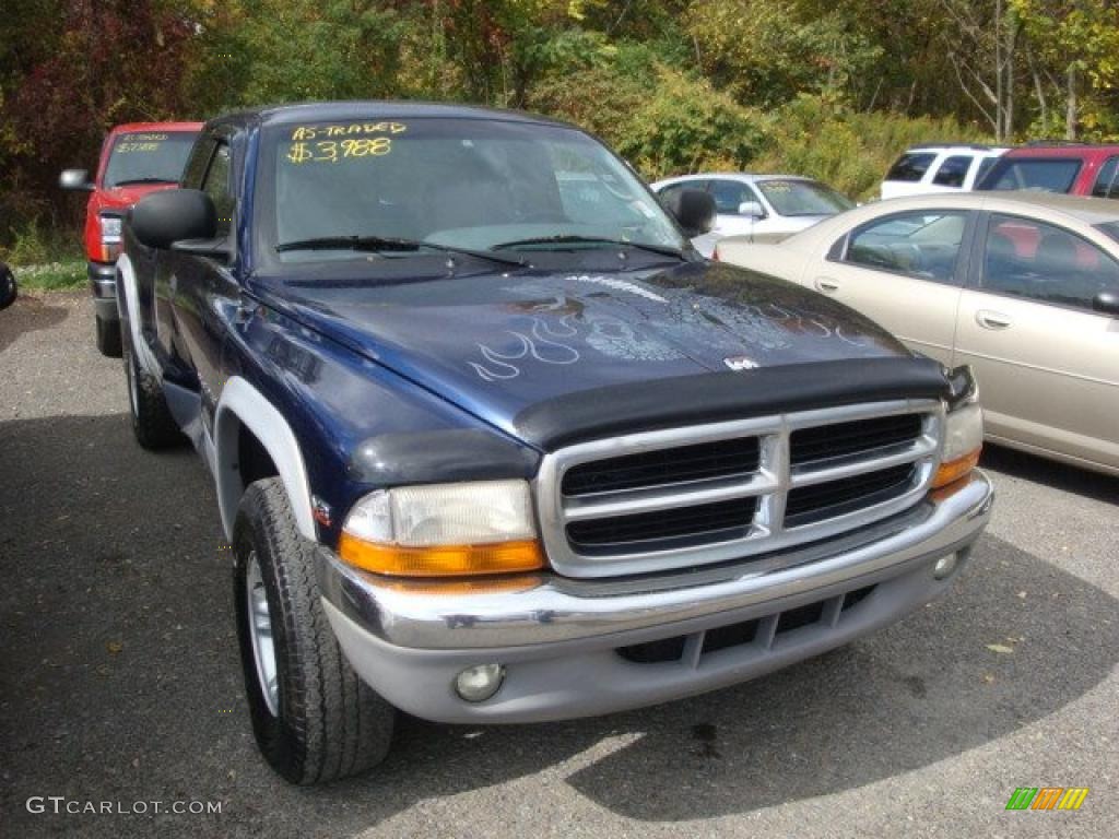 2000 Dakota SLT Extended Cab 4x4 - Patriot Blue Pearl / Mist Gray photo #1