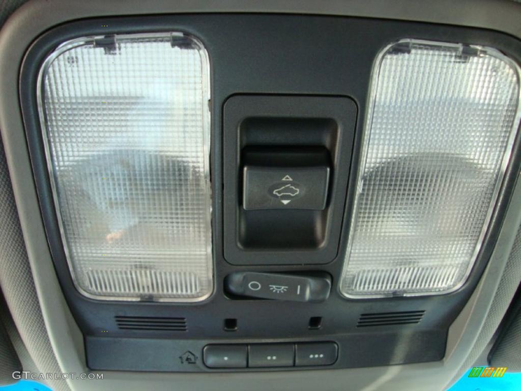 2004 Acura MDX Standard MDX Model Controls Photo #38191044