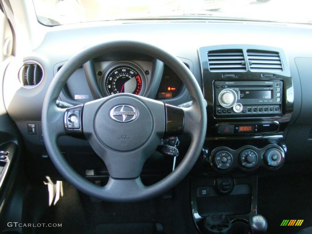 2010 Scion xD Standard xD Model Controls Photo #38194644