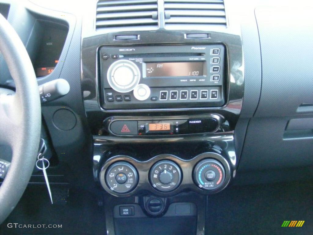 2010 Scion xD Standard xD Model Controls Photo #38194700