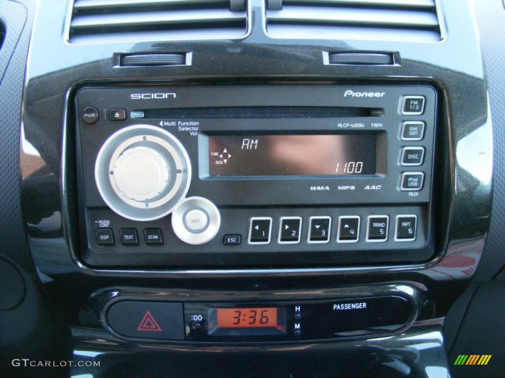 2010 Scion xD Standard xD Model Controls Photo #38194720