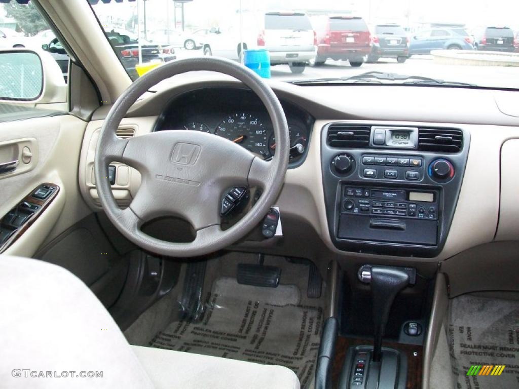 2000 Honda Accord SE Sedan Ivory Dashboard Photo #38197620