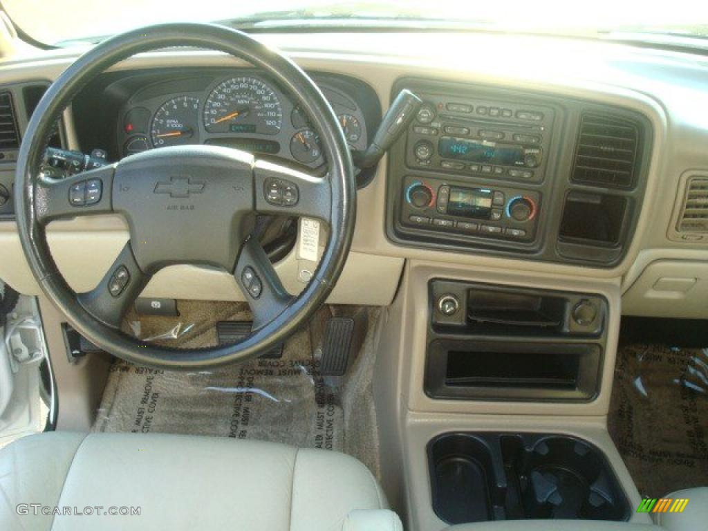 2003 Chevrolet Tahoe LT Tan/Neutral Dashboard Photo #38198460