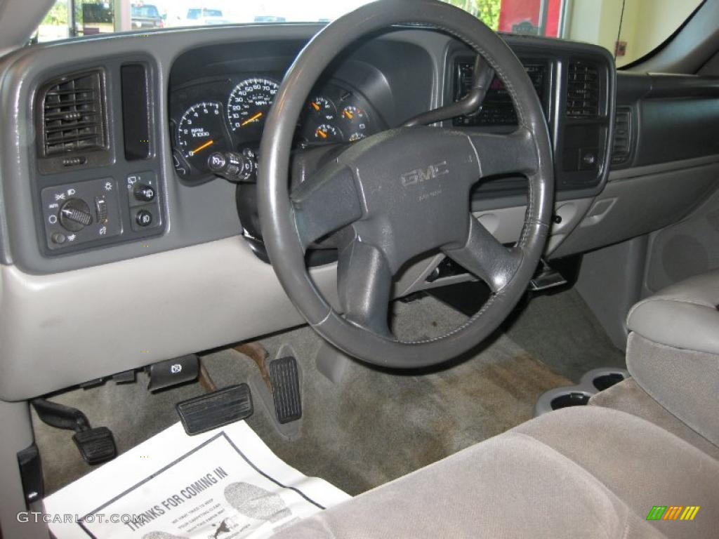 2004 GMC Yukon SLT Neutral/Shale Steering Wheel Photo #38198568