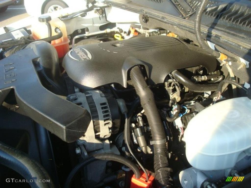 2003 Chevrolet Tahoe LT Engine Photos