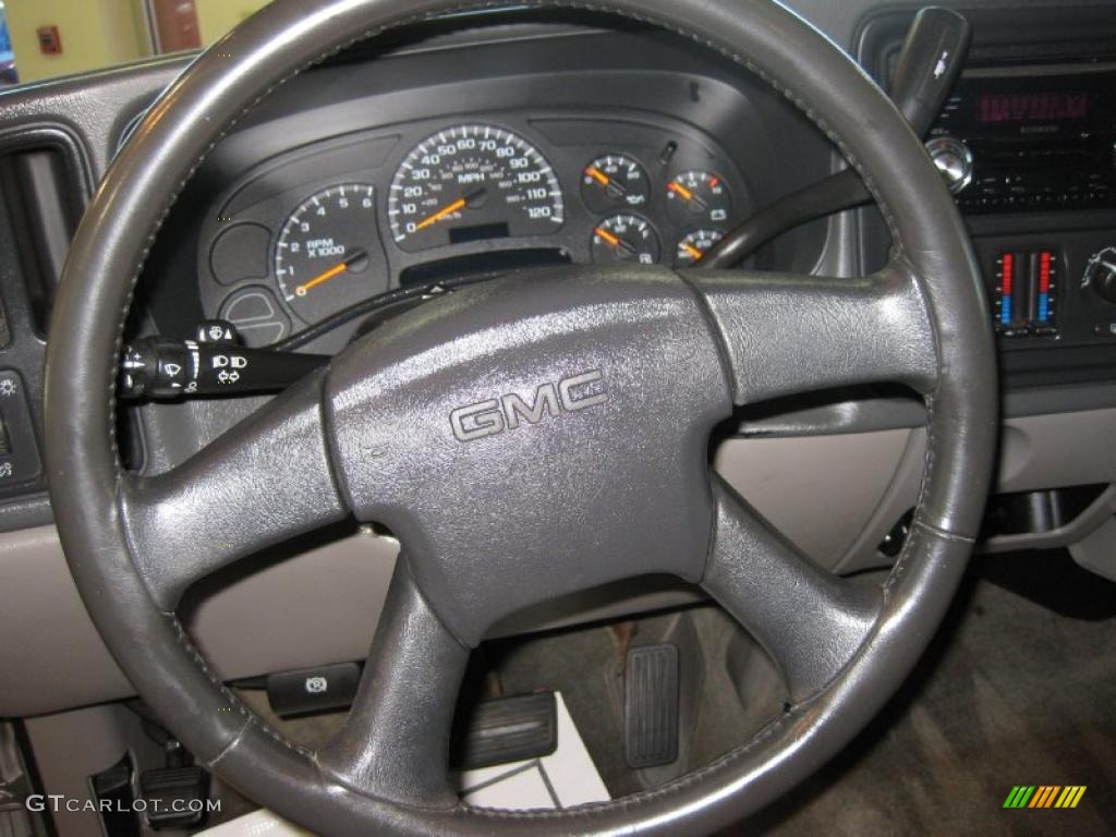 2004 GMC Yukon SLT Neutral/Shale Steering Wheel Photo #38198728