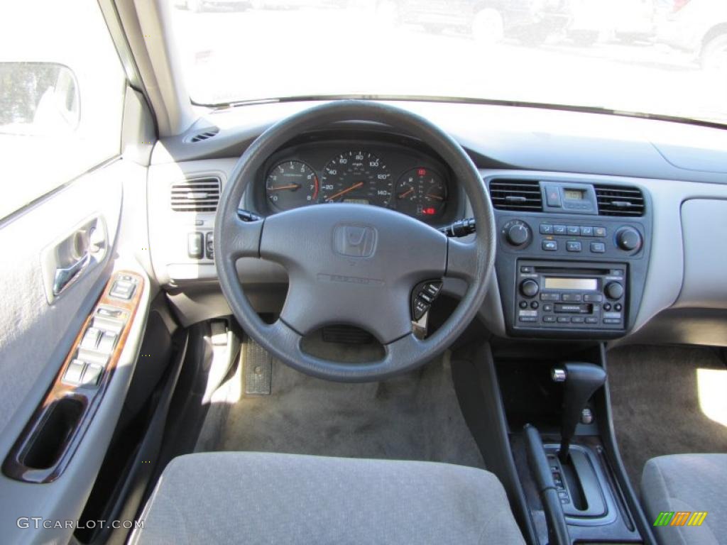 2002 Honda Accord SE Sedan Quartz Gray Dashboard Photo #38200464