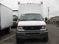 2003 Oxford White Ford E Series Cutaway E550 Commercial Moving Truck  photo #2