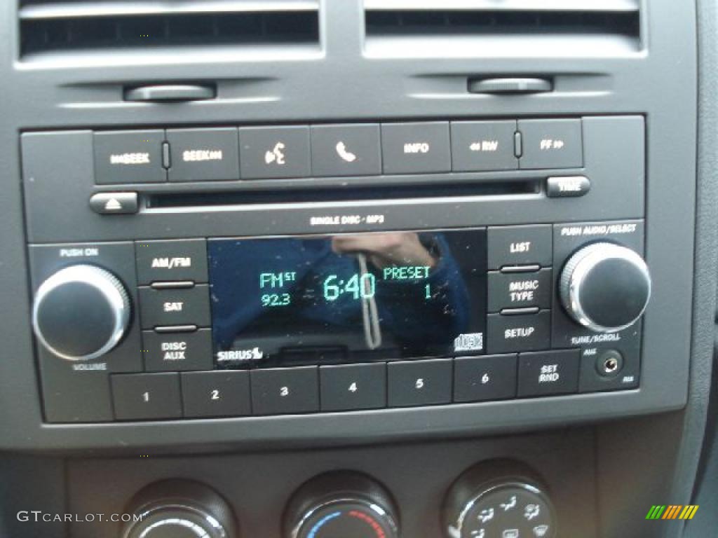 2011 Dodge Nitro Heat Controls Photo #38201668