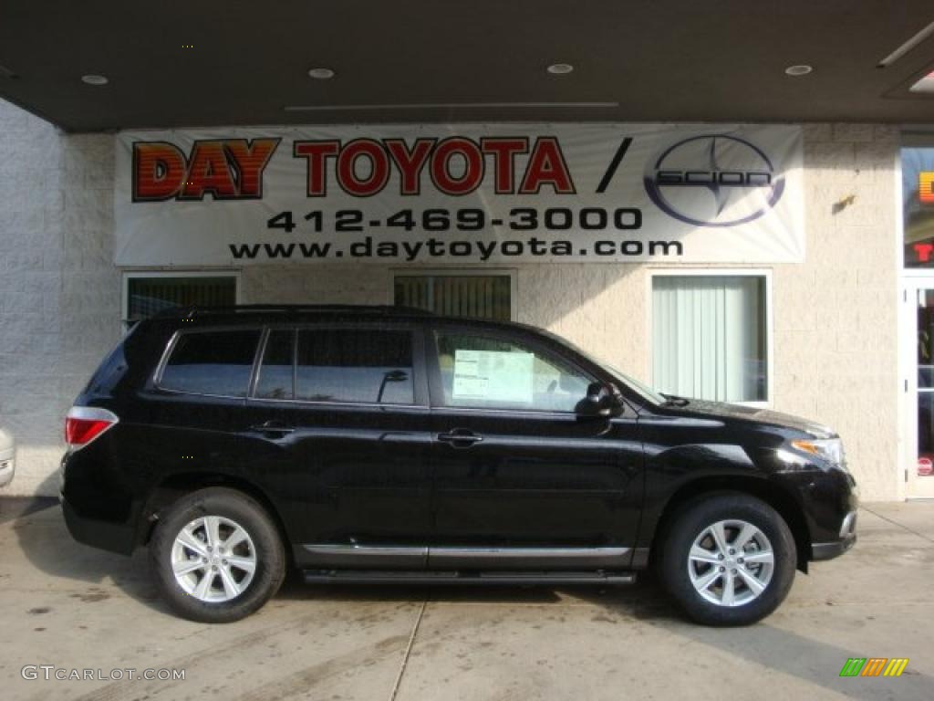 2011 Highlander SE - Black / Sand Beige photo #1