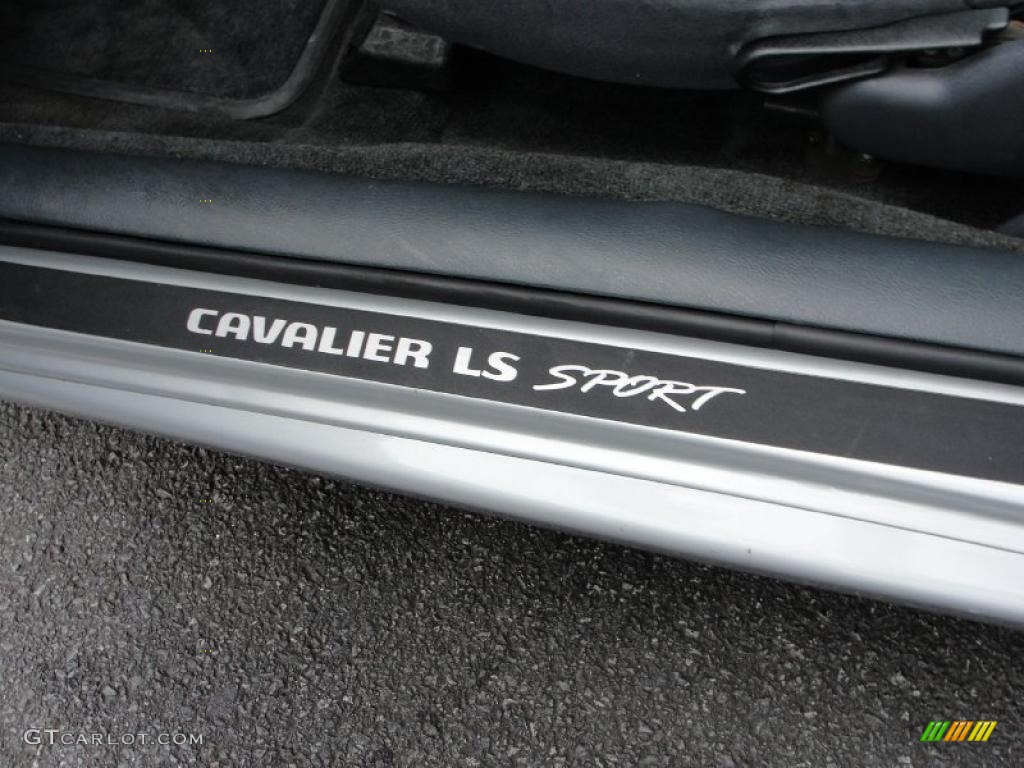 2004 Chevrolet Cavalier LS Sport Coupe Marks and Logos Photo #38204632