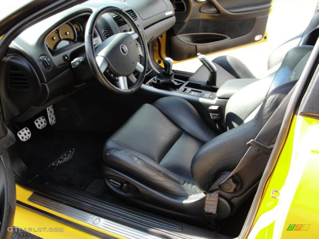 Black Interior 2005 Pontiac GTO Coupe Photo #38205060