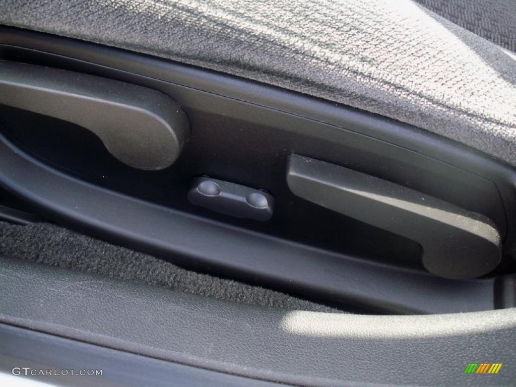 2011 Impala LT - Summit White / Ebony photo #25
