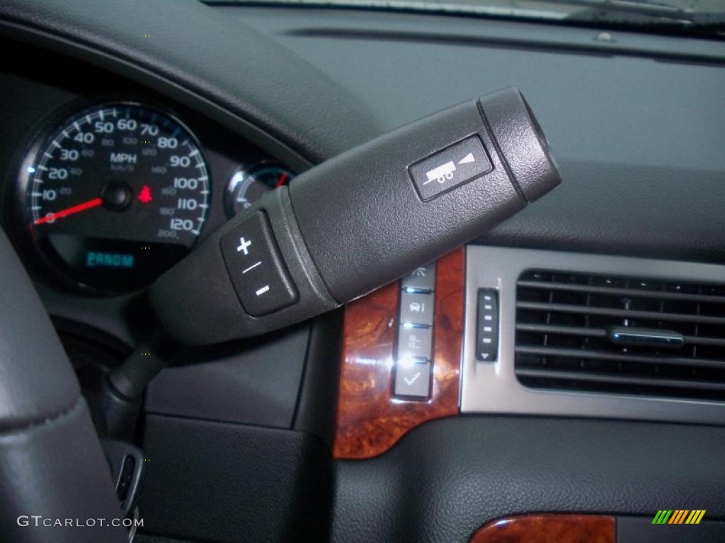 2011 Tahoe LS 4x4 - Sheer Silver Metallic / Ebony photo #35