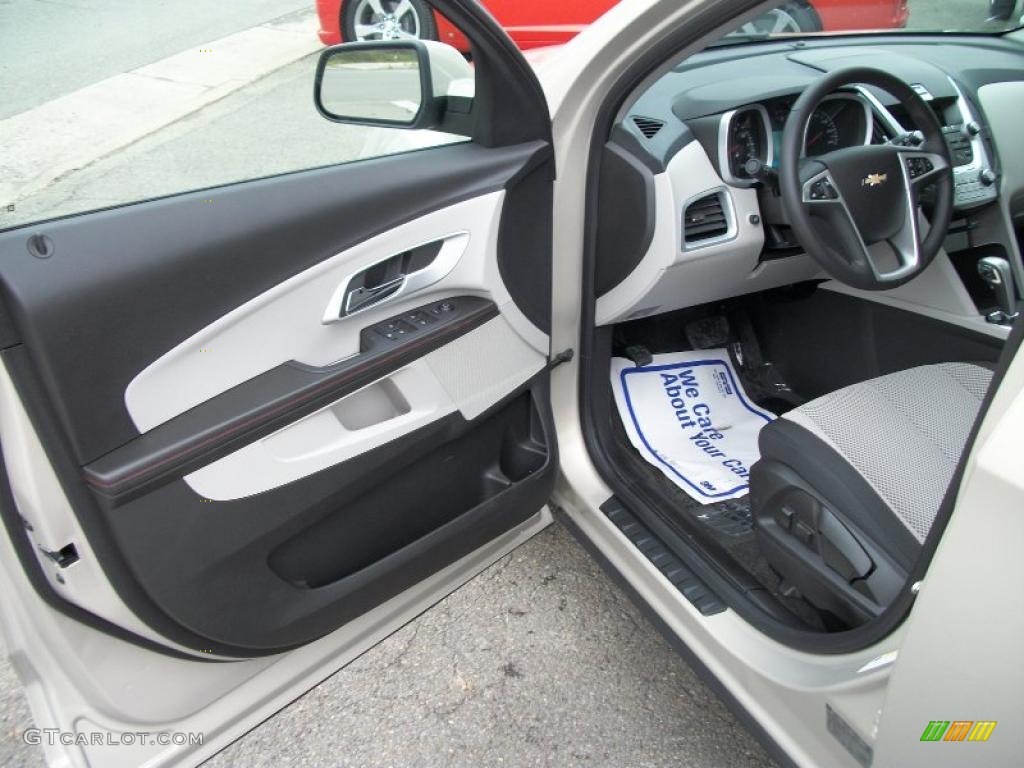 Light Titanium/Jet Black Interior 2011 Chevrolet Equinox LT AWD Photo #38209316