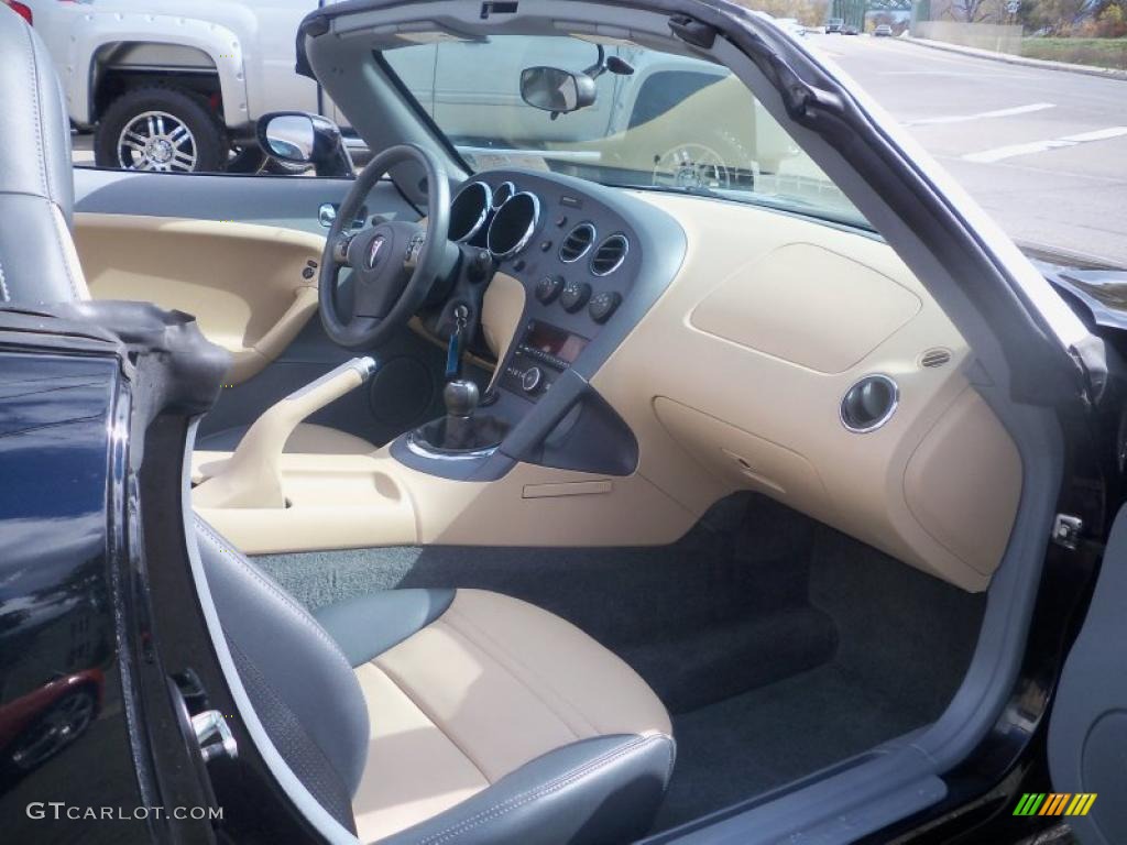 Steel/Sand Interior 2007 Pontiac Solstice Roadster Photo #38209996