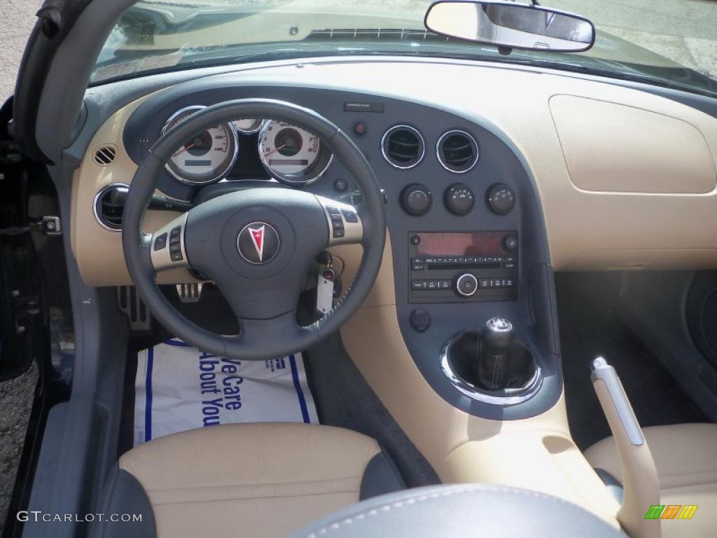 2007 Pontiac Solstice Roadster Steel/Sand Dashboard Photo #38210056