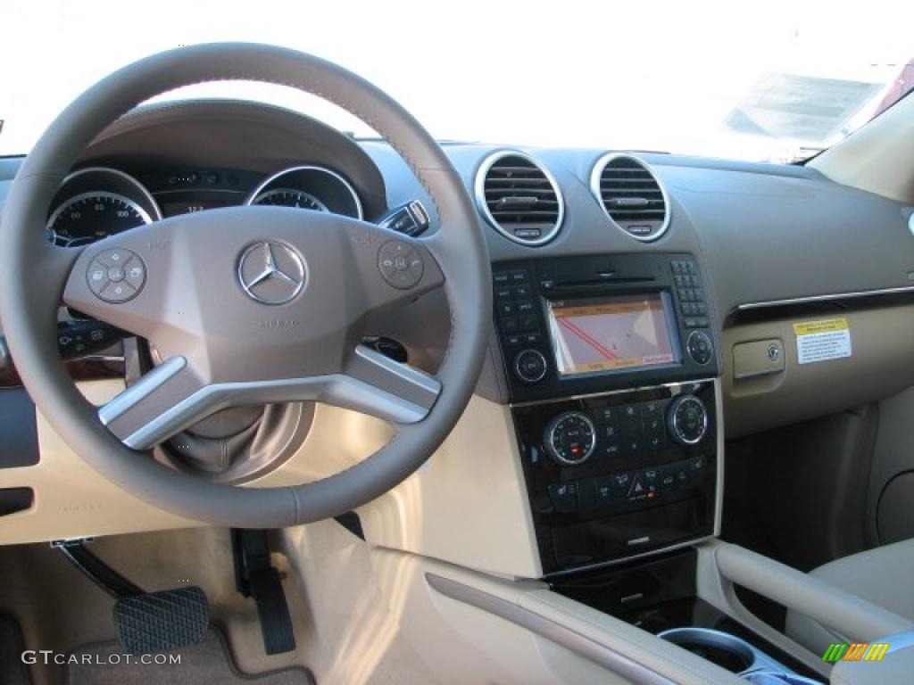 2011 Mercedes-Benz GL 450 4Matic Cashmere Dashboard Photo #38212836