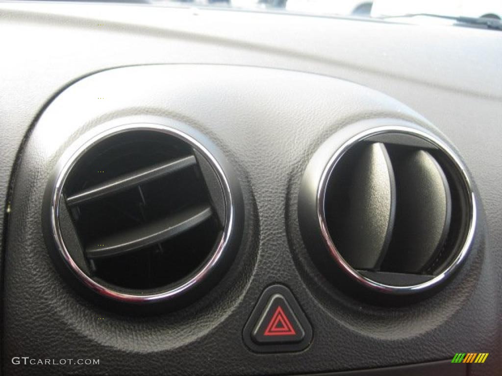 2006 G6 Sedan - Stealth Gray Metallic / Light Taupe photo #25