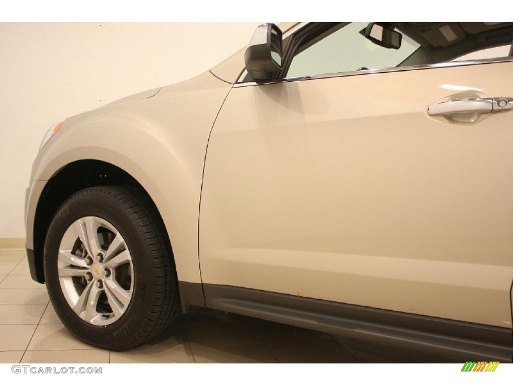 2010 Equinox LTZ - Gold Mist Metallic / Jet Black/Brownstone photo #29