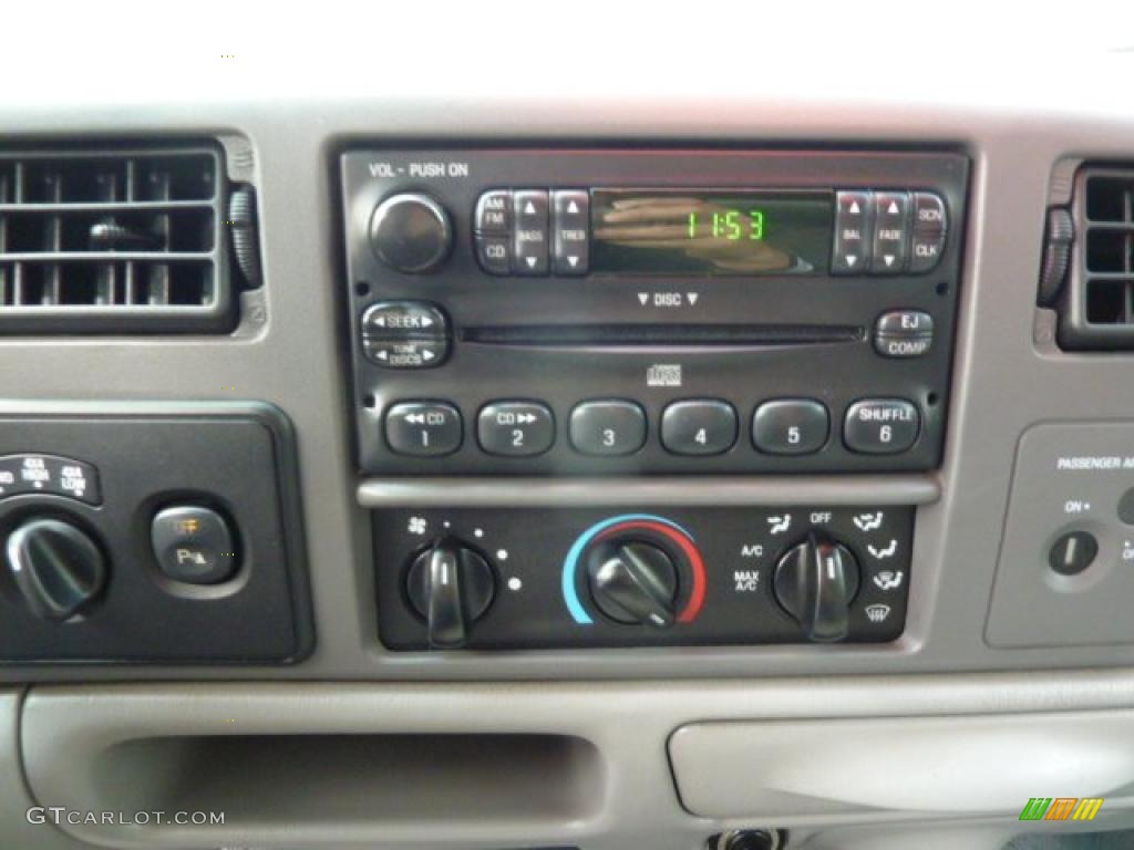 2001 Ford F250 Super Duty XL SuperCab 4x4 Chassis Controls Photo #38221269