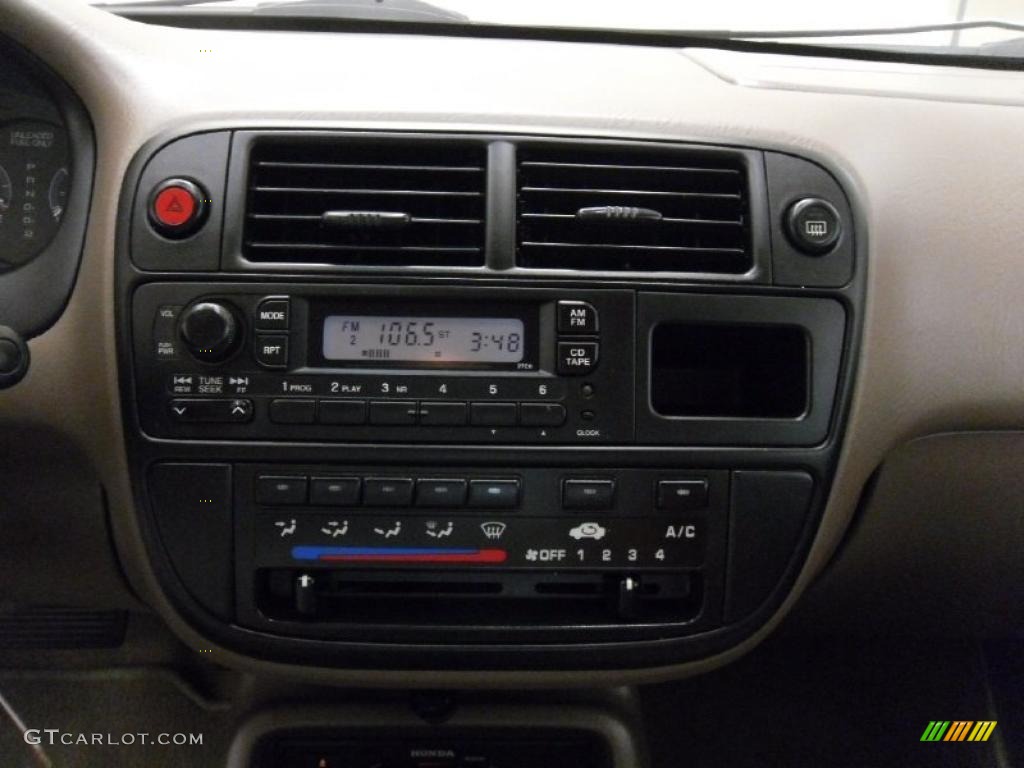 1998 Honda Civic LX Sedan Controls Photo #38223069