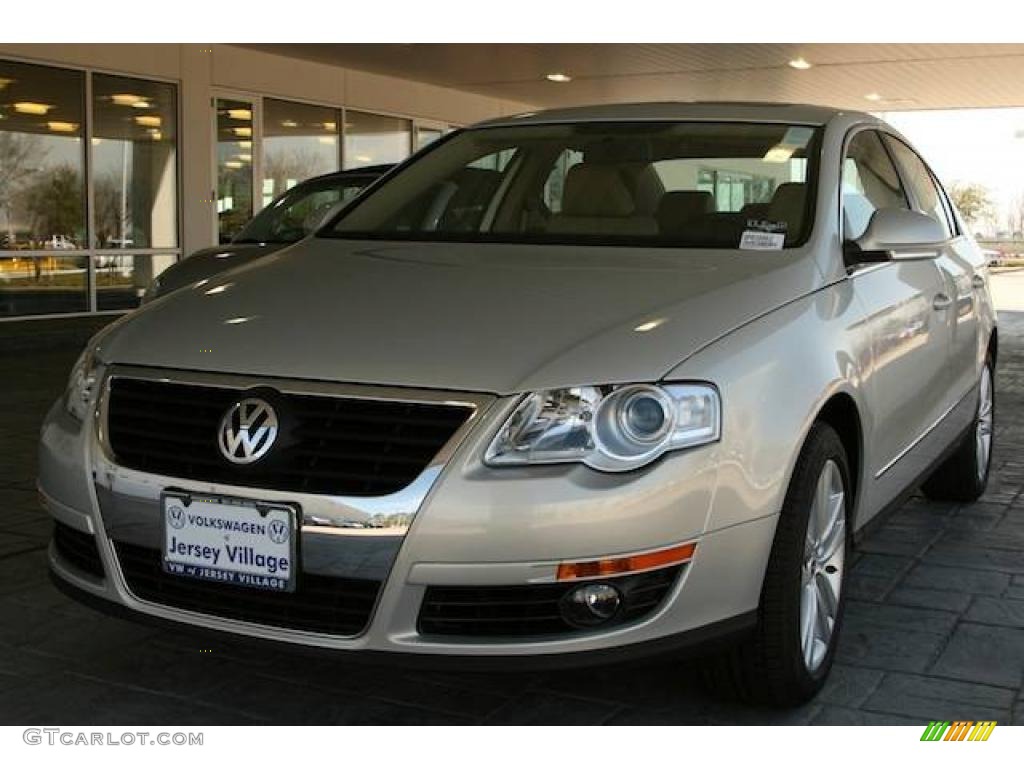 2009 Passat Komfort Sedan - White Gold Metallic / Cornsilk Beige photo #18