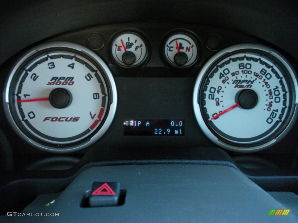 2011 Ford Focus SEL Sedan Gauges Photo #38224133