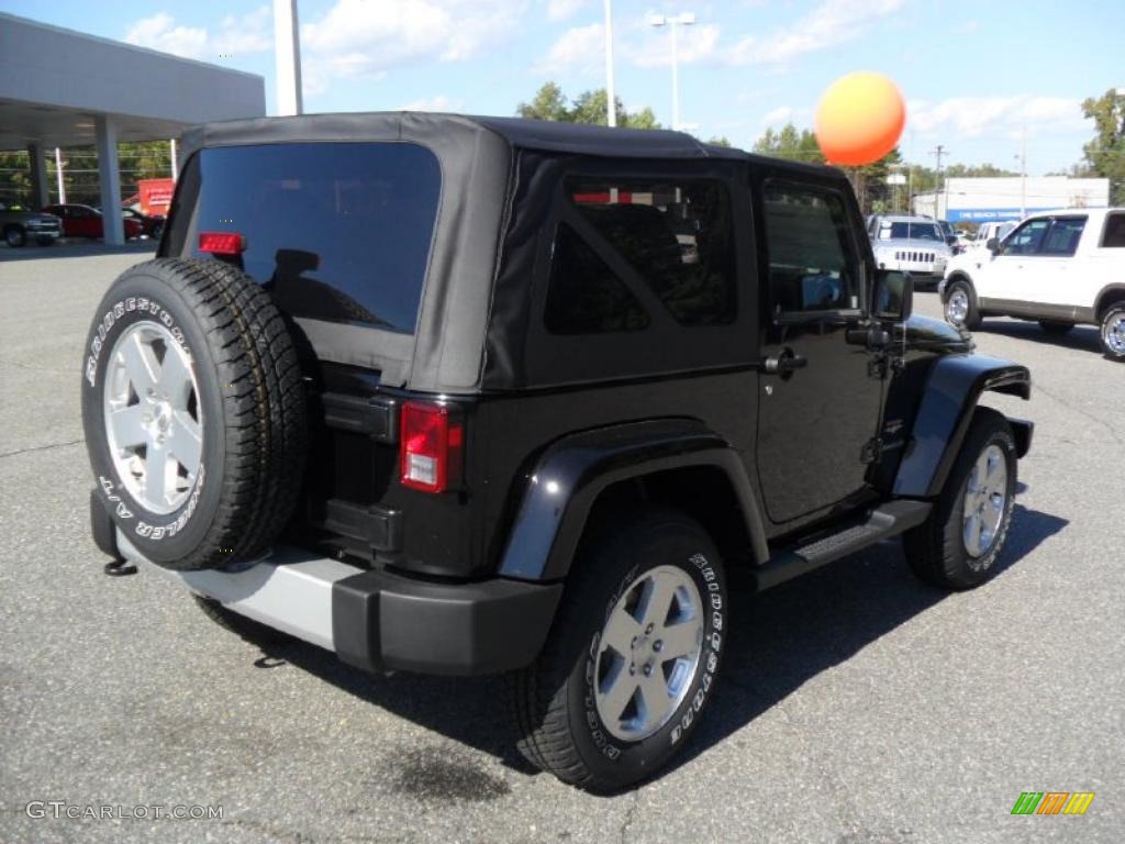 2011 Wrangler Sahara 4x4 - Black / Black photo #4