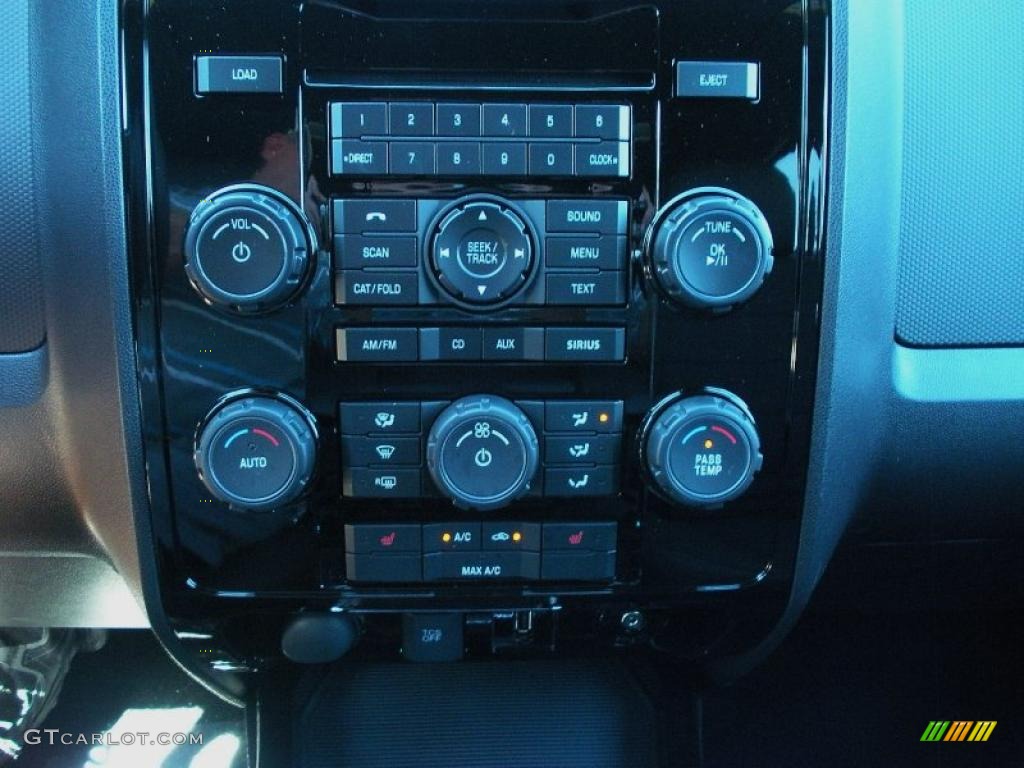 2011 Ford Escape Limited V6 Controls Photo #38224441