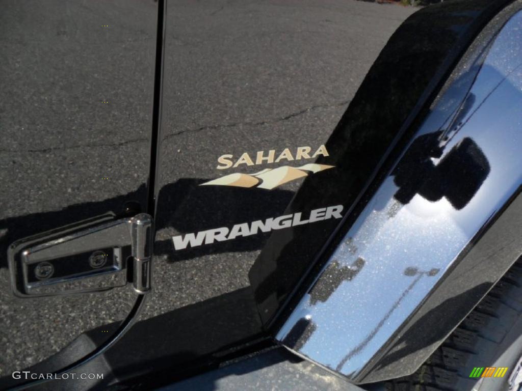 2011 Wrangler Sahara 4x4 - Black / Black photo #21