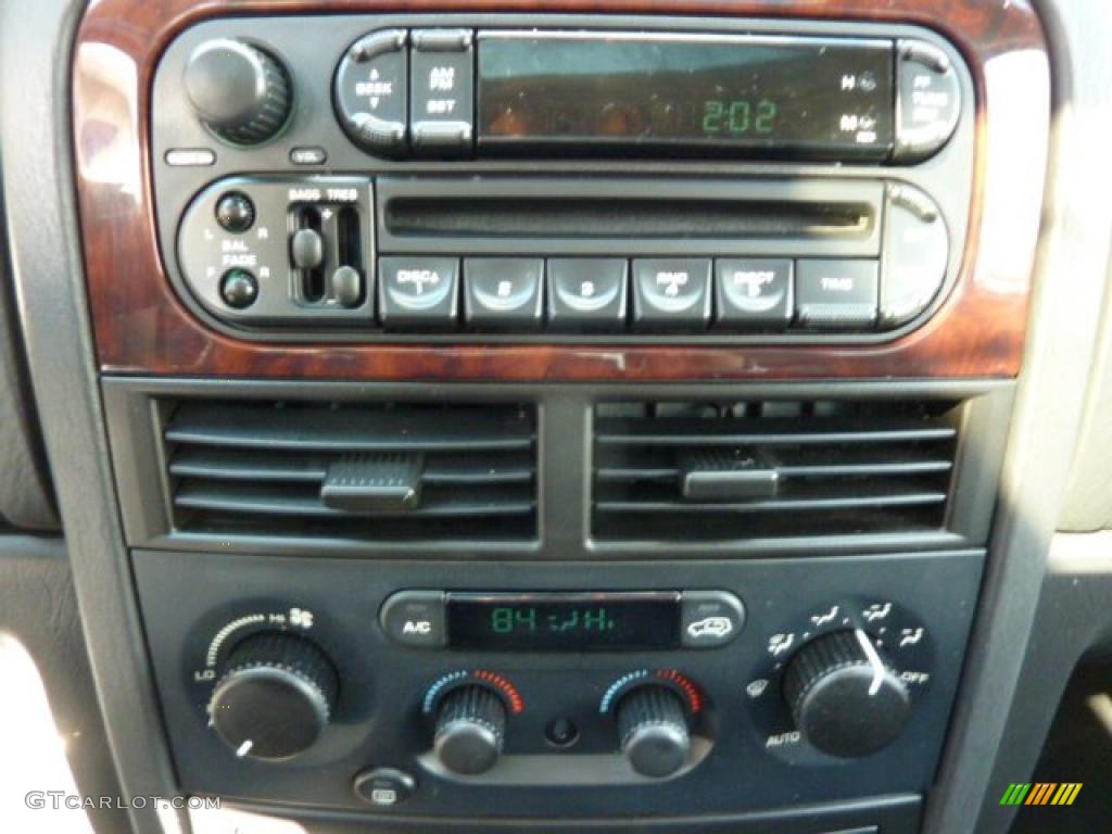 2004 Grand Cherokee Limited 4x4 - Bright Silver Metallic / Dark Slate Gray photo #23