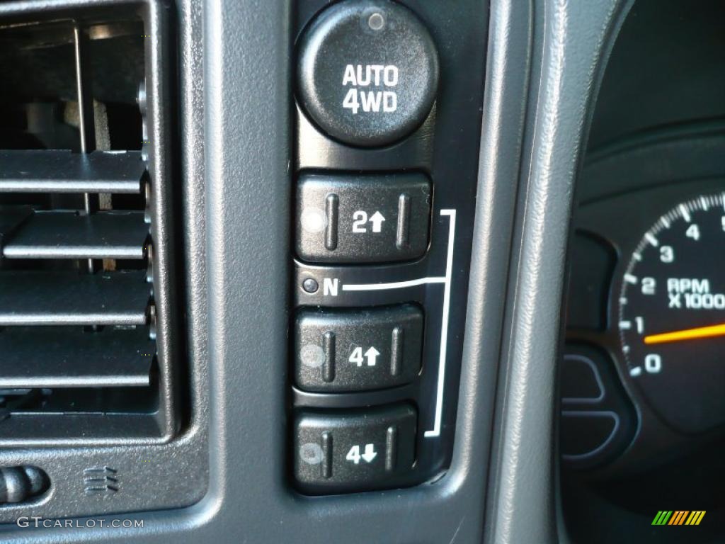 2007 GMC Sierra 1500 Classic SLT Extended Cab 4x4 Controls Photo #38228615
