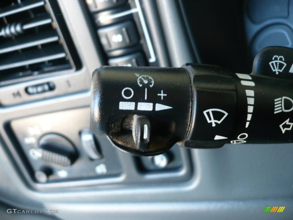 2007 GMC Sierra 1500 Classic SLT Extended Cab 4x4 Controls Photo #38228623