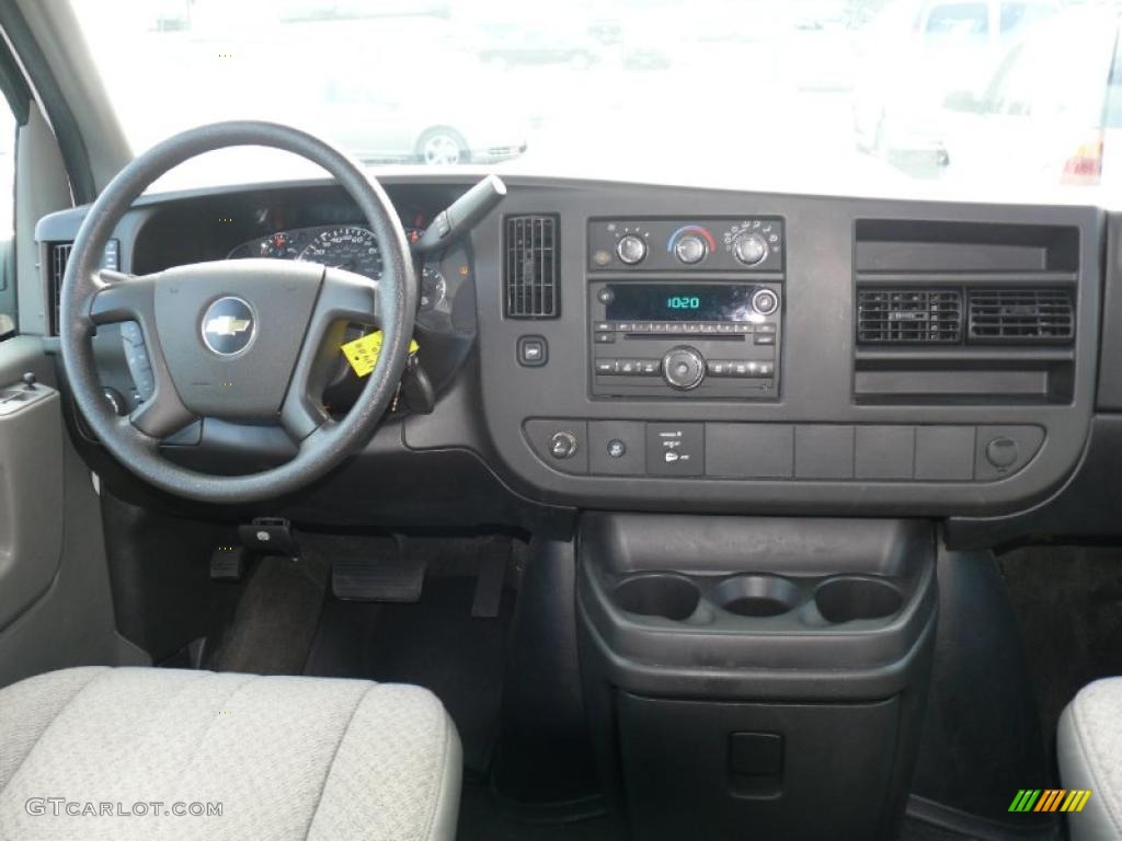 2010 Chevrolet Express LT 3500 Passenger Van Medium Pewter Dashboard Photo #38230559